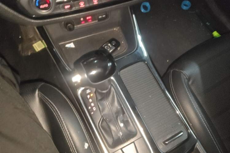 Used Kia K4 2014 1.6T Automatic Turbo Gear Lever