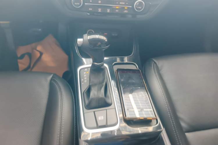 Used Kia K4 2014 1.8L Automatic GLS Gear Lever