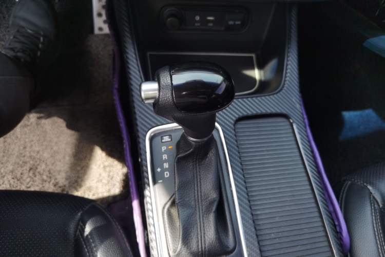 Used Kia K4 2014 1.8L Automatic GLS Gear Lever