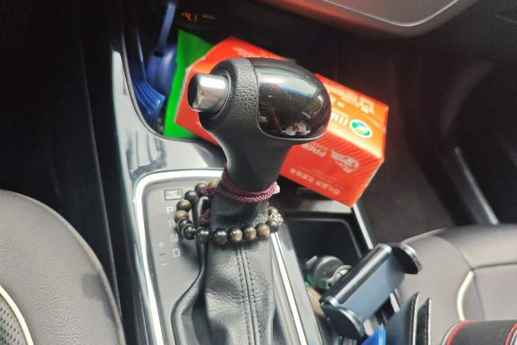 Used Kia K4 2014 1.8L Automatic GL Gear Lever