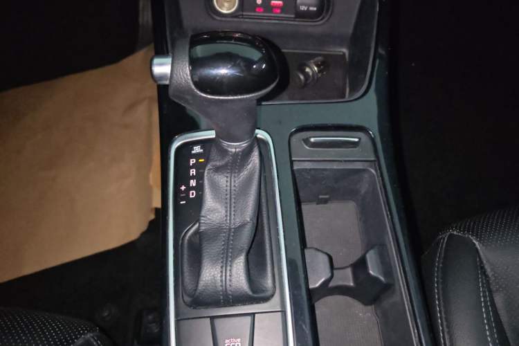 Used Kia K4 2014 1.8L Automatic GLS Gear Lever