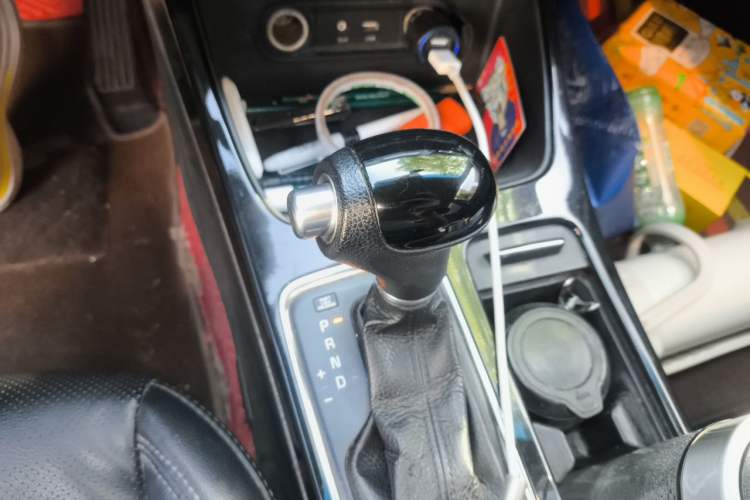 Used Kia K4 2014 1.8L Automatic GLS Gear Lever