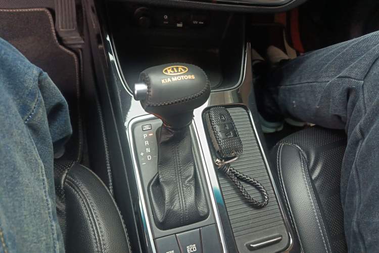 Used Kia K4 2014 1.6T Automatic Turbo Gear Lever