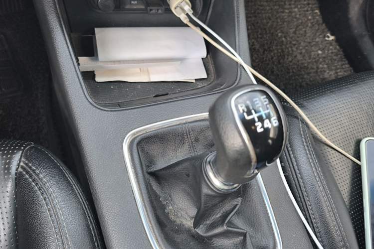 Used Kia K4 2014 1.8L Manual GL Gear Lever