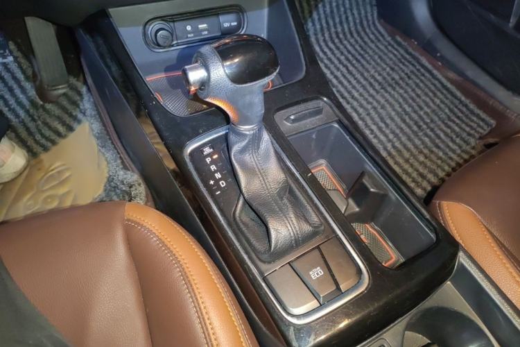 Used Kia K4 2014 1.8L Automatic GLS Gear Lever