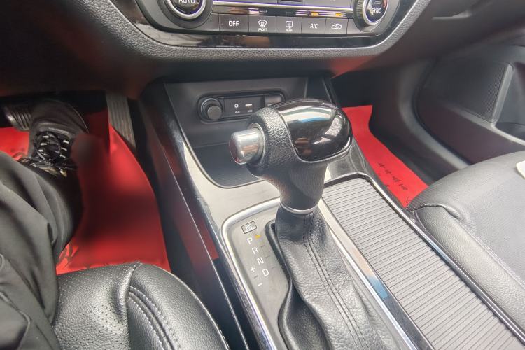 Used Kia K4 2014 1.8L Automatic GLS Gear Lever