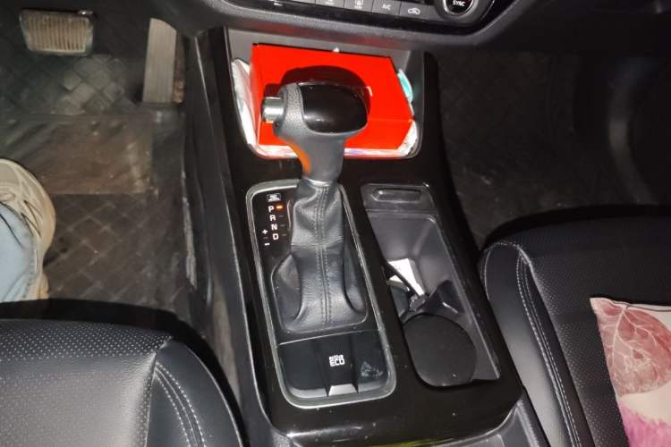 Used Kia K4 2014 1.8L Automatic GLS Gear Lever
