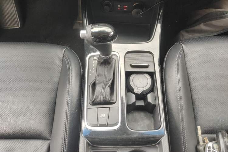 Used Kia K4 2014 1.8L Automatic GLS Gear Lever