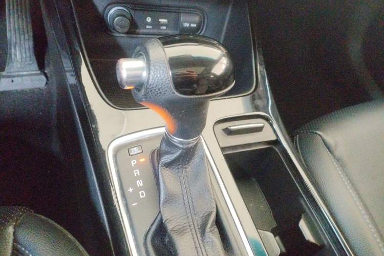 Used Kia K4 2014 1.8L Automatic GLS Gear Lever