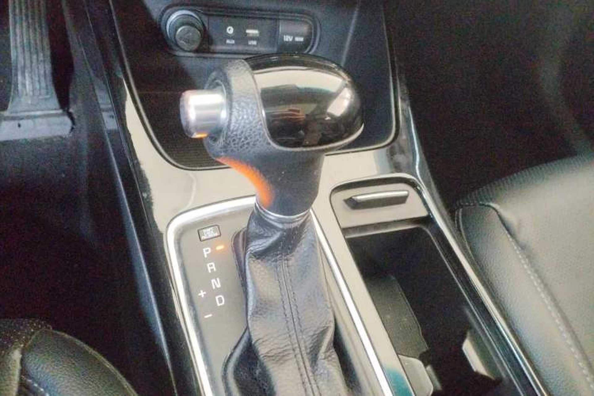 Used Kia K4 2014 1.8L Automatic GLS Gear Lever