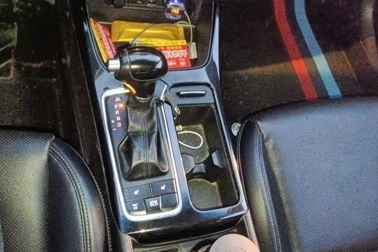 Used Kia K4 2014 1.8L Automatic LUX Gear Lever