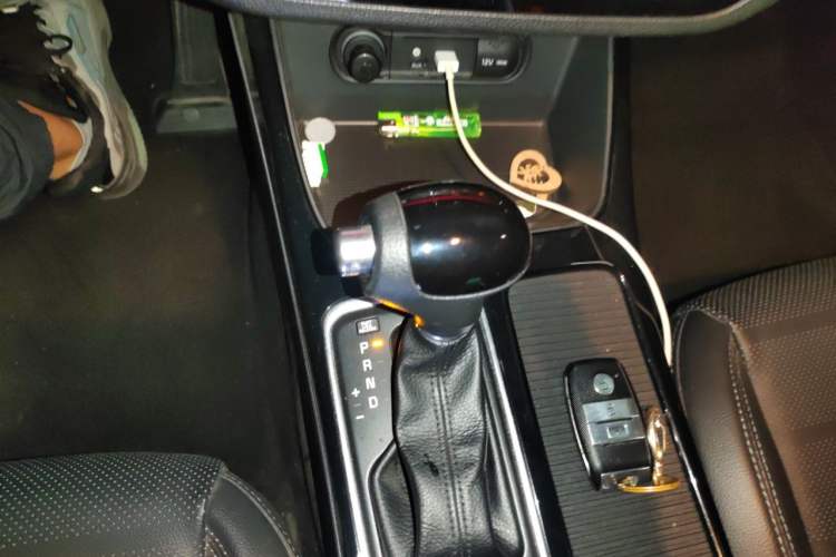 Used Kia K4 2014 1.8L Automatic GLS Gear Lever