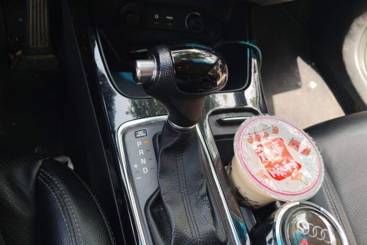 Used Kia K4 2014 1.8L Automatic GLS Gear Lever