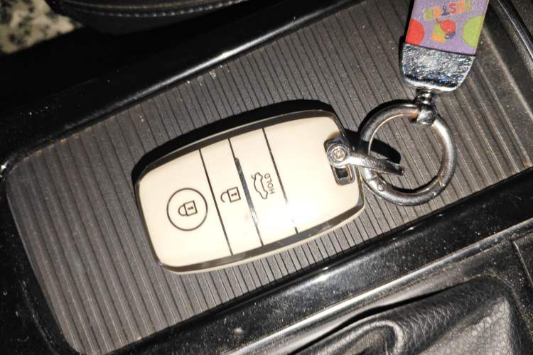 Used Kia K4 2014 1.8L Automatic DLX Interior 1
