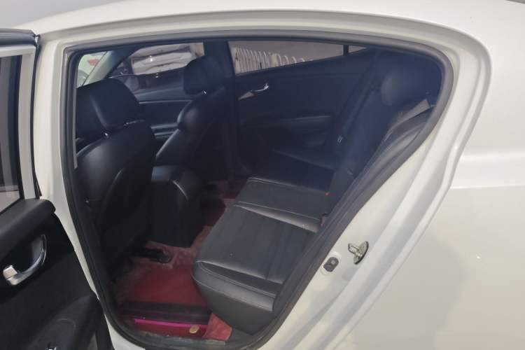 Used Kia K4 2014 1.6T Automatic Turbo Interior 1