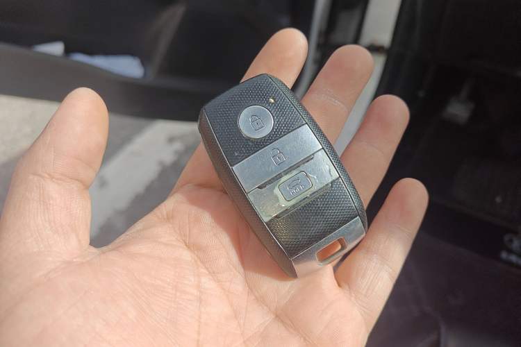 Used Kia K4 2014 1.8L Automatic GLS Interior 1