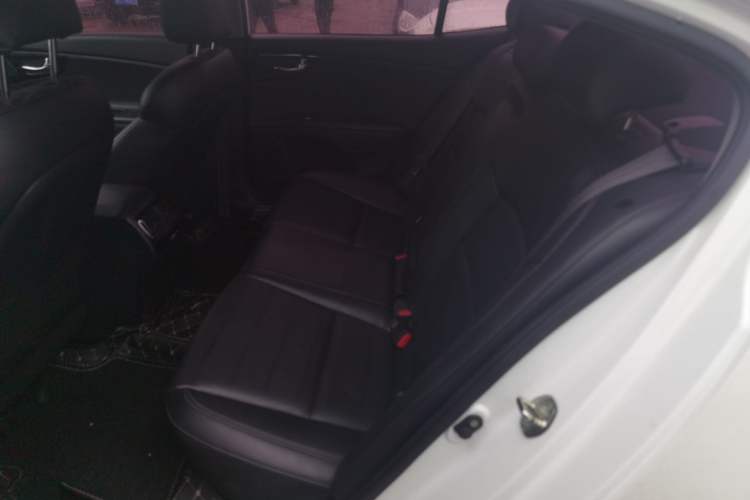 Used Kia K4 2014 1.8L Automatic DLX Interior 1
