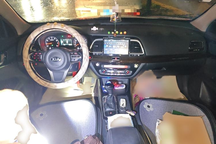 Used Kia K4 2014 1.8L Automatic DLX Interior 2