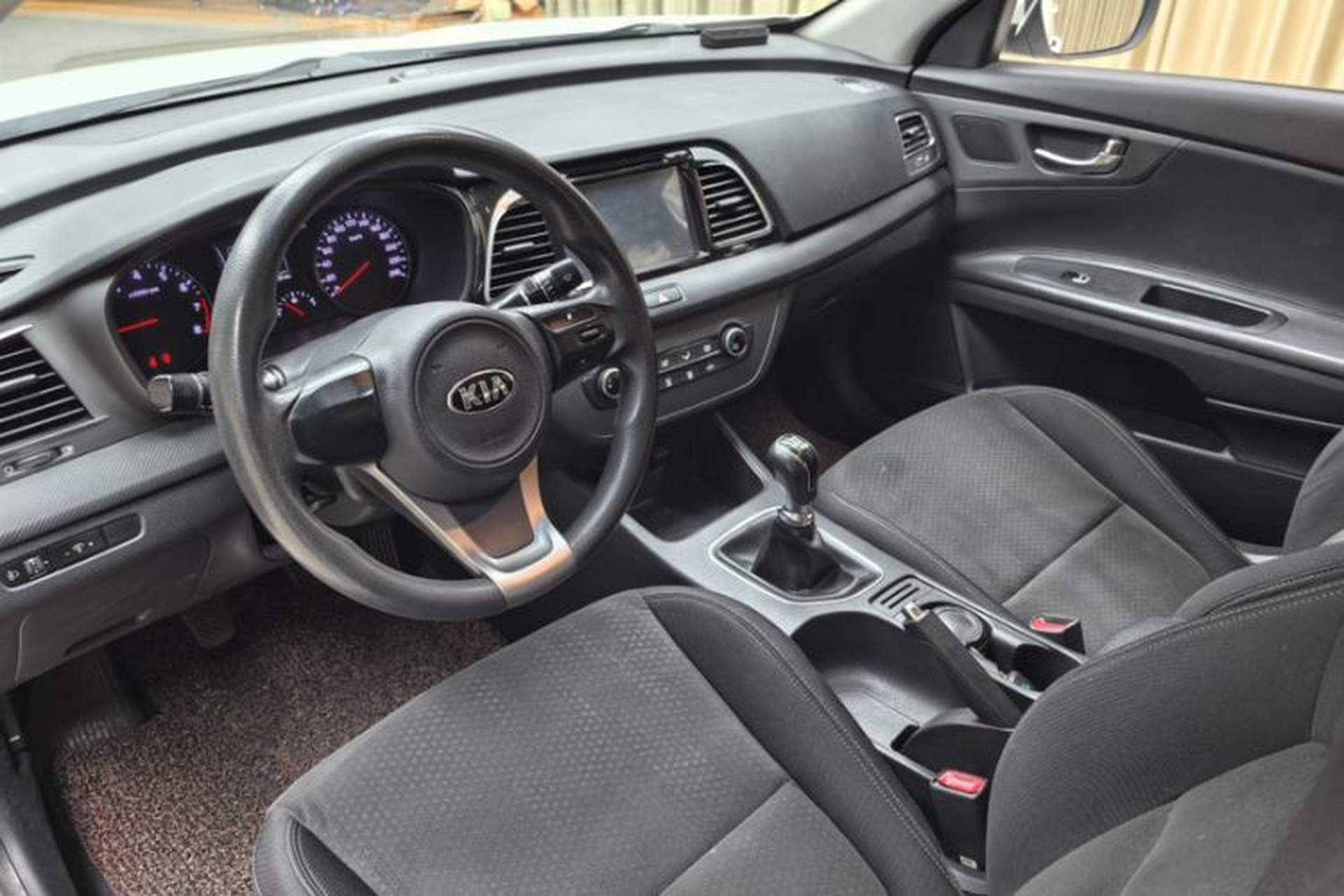 Used Kia K4 2014 1.8L Manual GL Interior 2