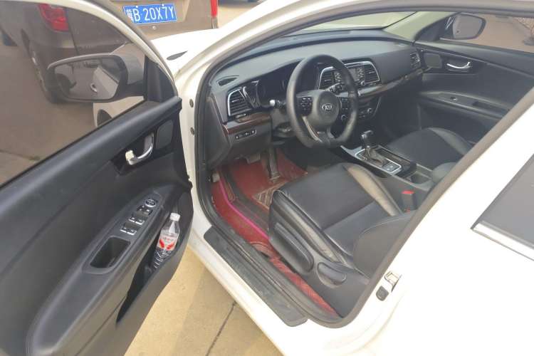 Used Kia K4 2014 1.6T Automatic Turbo Interior 2