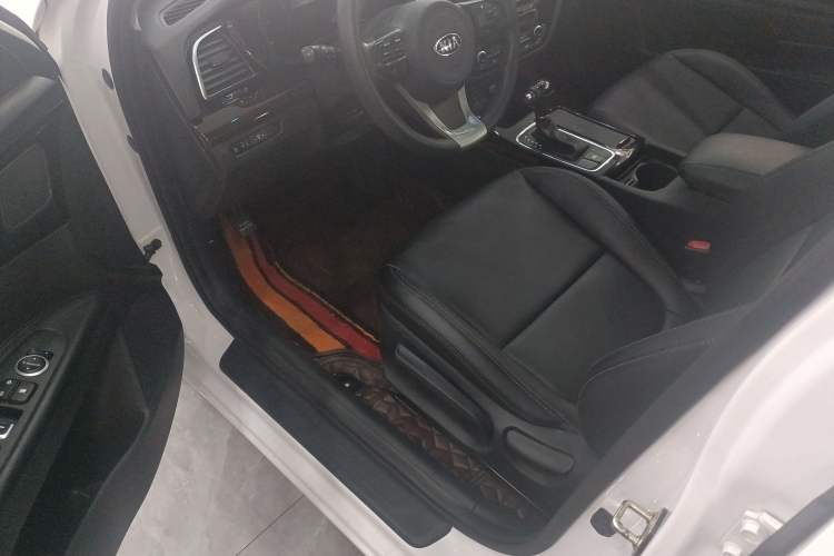 Used Kia K4 2014 1.8L Automatic GLS Interior 2
