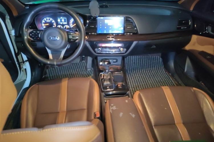 Used Kia K4 2014 1.8L Automatic GLS Interior 2