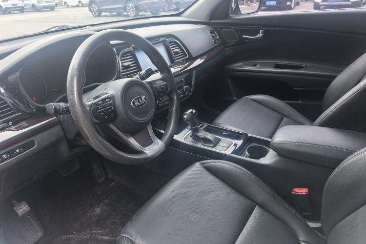 Used Kia K4 2014 1.8L Automatic GLS Interior 2