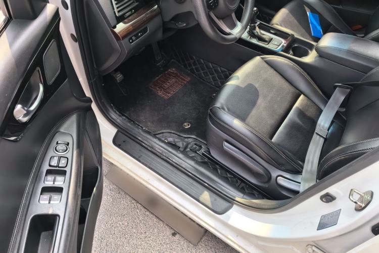 Used Kia K4 2014 1.8L Automatic GLS Interior 3