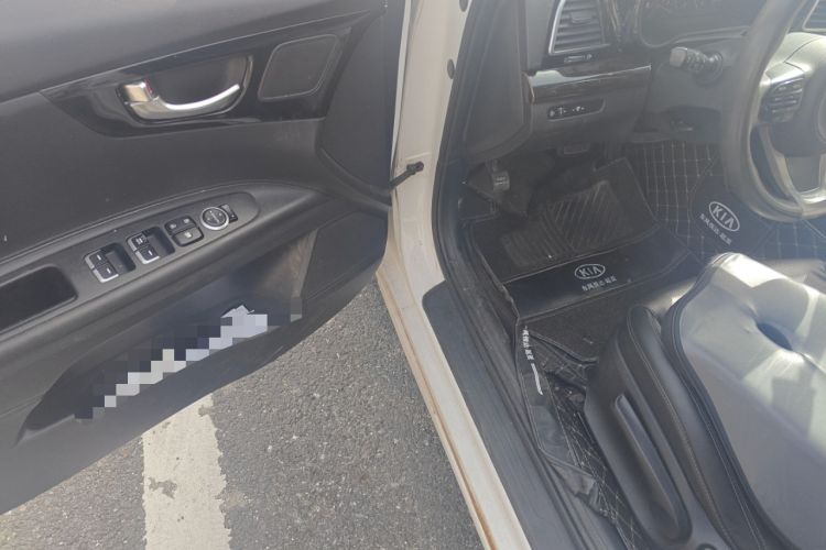 Used Kia K4 2014 1.8L Automatic GLS Interior 3