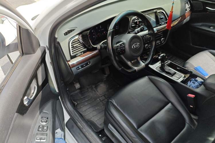 Used Kia K4 2014 1.6T Automatic Turbo Interior 3