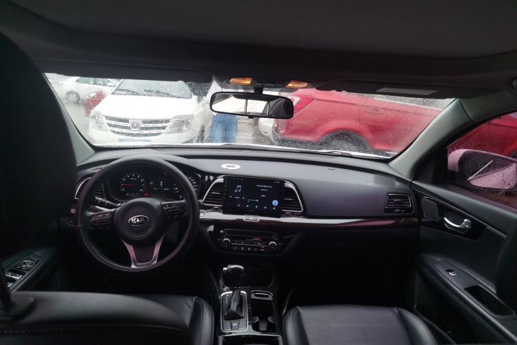 Used Kia K4 2014 1.8L Automatic DLX Interior 3