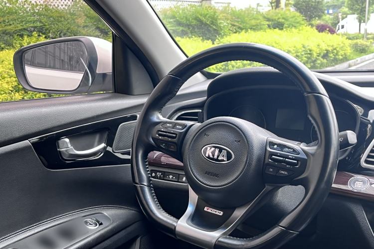 Used Kia K4 2014 1.6T Automatic Turbo Interior 3