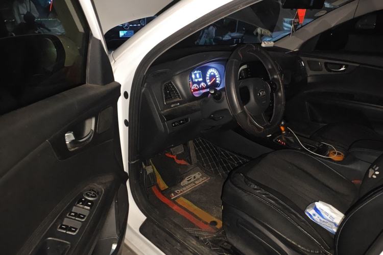 Used Kia K4 2014 1.8L Automatic GL Interior 3