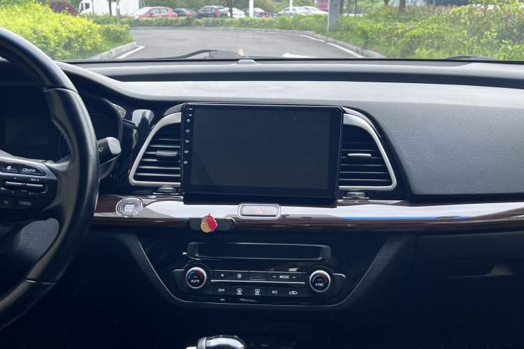 Used Kia K4 2014 1.6T Automatic Turbo Interior 4