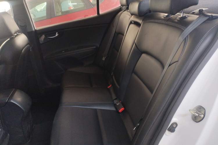 Used Kia K4 2014 1.8L Automatic GLS Interior 4