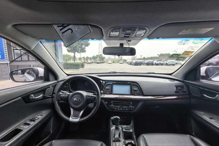 Used Kia K4 2014 1.8L Automatic GLS Interior 5