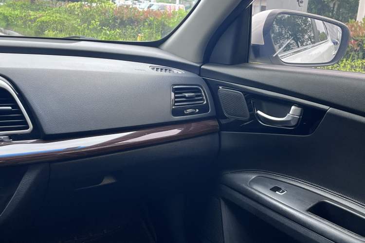 Used Kia K4 2014 1.6T Automatic Turbo Interior 7