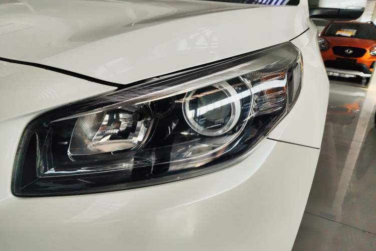 Used Kia K4 2014 1.8L Automatic GLS Left Front Headlight