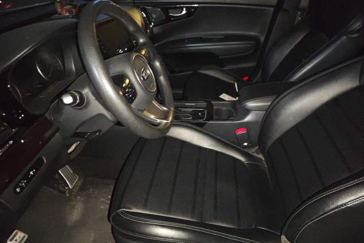 Used Kia K4 2014 1.8L Automatic GLS Left Front Seat