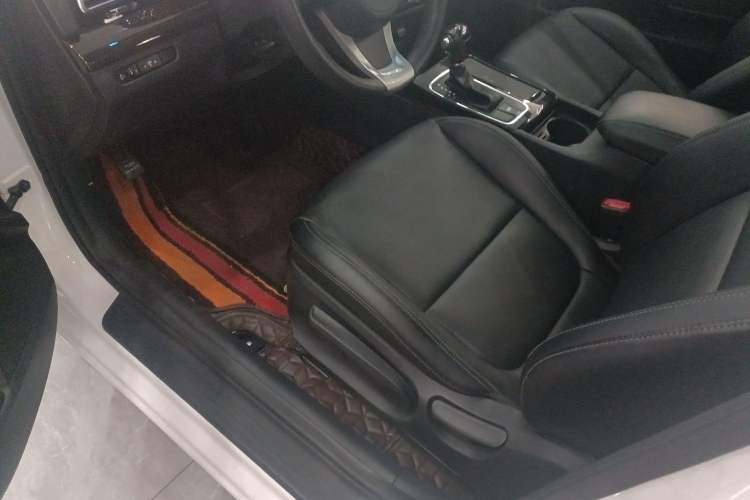 Used Kia K4 2014 1.8L Automatic GLS Left Front Seat