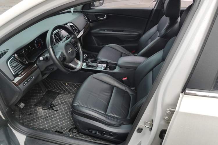 Used Kia K4 2014 1.8L Automatic DLX Left Front Seat