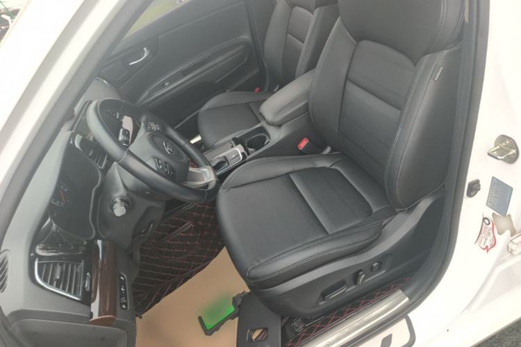 Used Kia K4 2014 1.8L Automatic DLX Left Front Seat