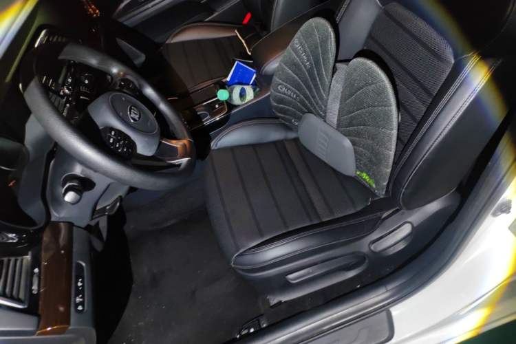 Used Kia K4 2014 1.8L Automatic GLS Left Front Seat