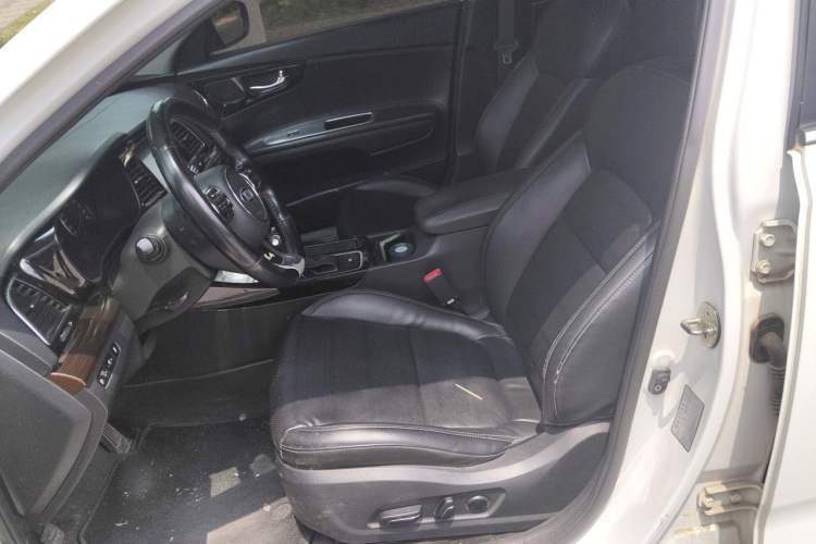 Used Kia K4 2014 1.8L Automatic DLX Left Front Seat