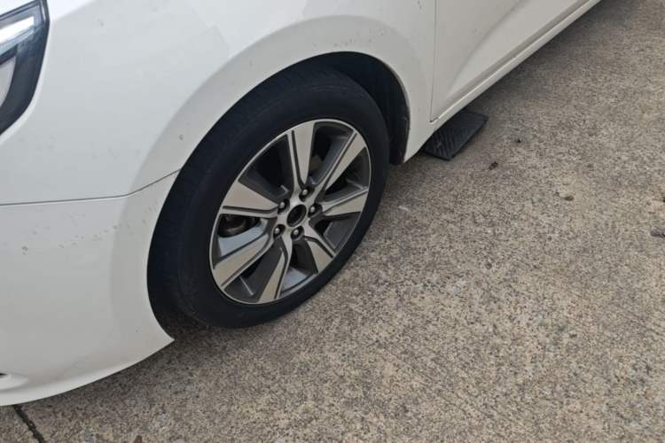Used Kia K4 2014 1.6T Automatic Turbo Left Front Wheel Hub