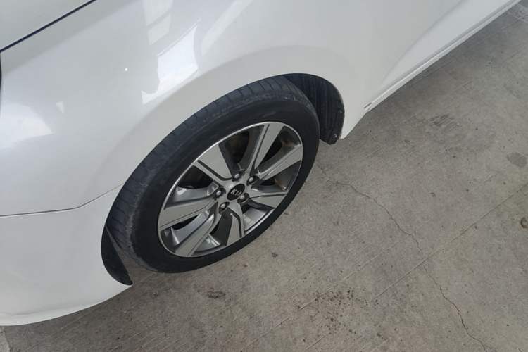 Used Kia K4 2014 1.6T Automatic Turbo Left Front Wheel Hub