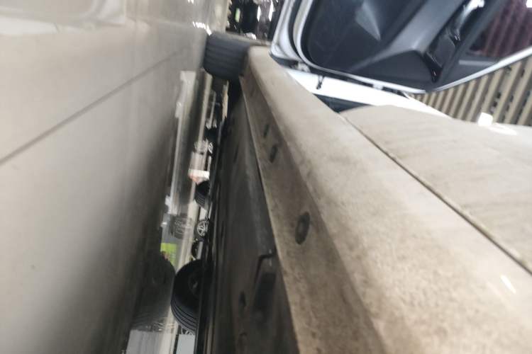 Used Kia K4 2014 1.8L Automatic GLS Left Side Sill