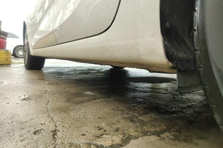 Used Kia K4 2014 1.8L Automatic DLX Left Side Sill