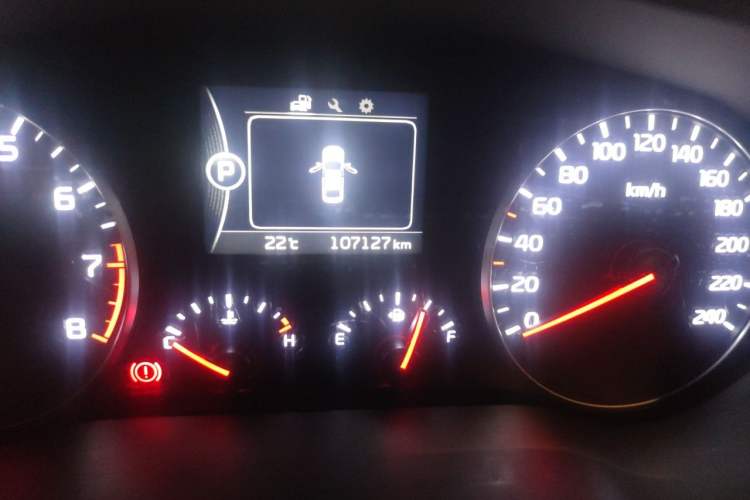 Used Kia K4 2014 1.8L Automatic GLS Odometer Close Up