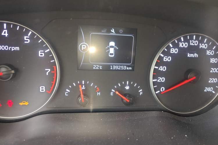 Used Kia K4 2014 1.8L Automatic GLS Odometer Close Up